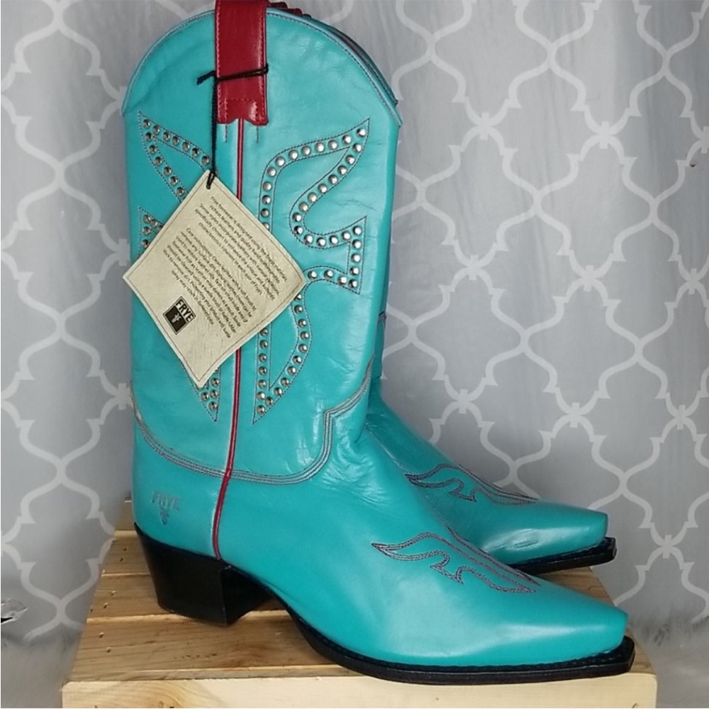 Perfect Frye Studded turquoise cowboy boot